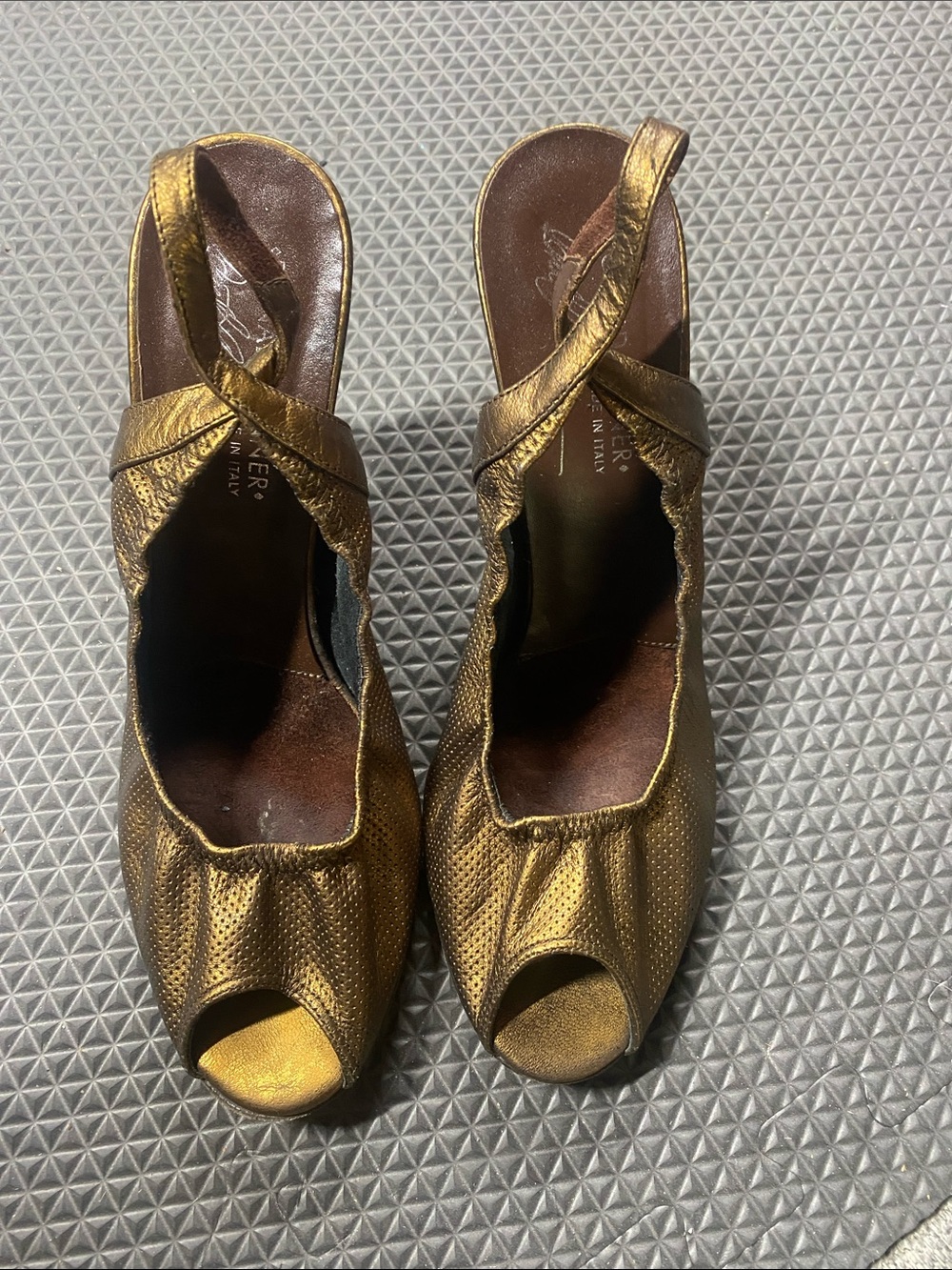 Vintage Donald Pliner Italy Gold Slingback Heels 7